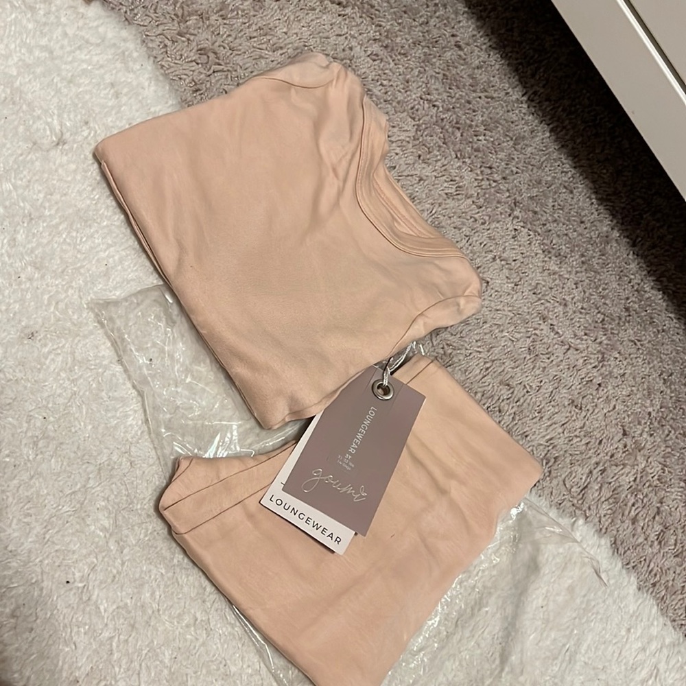 Goumi loungewear